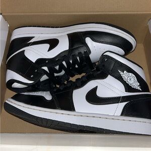 Jordan Women's Sneakers in Black and White